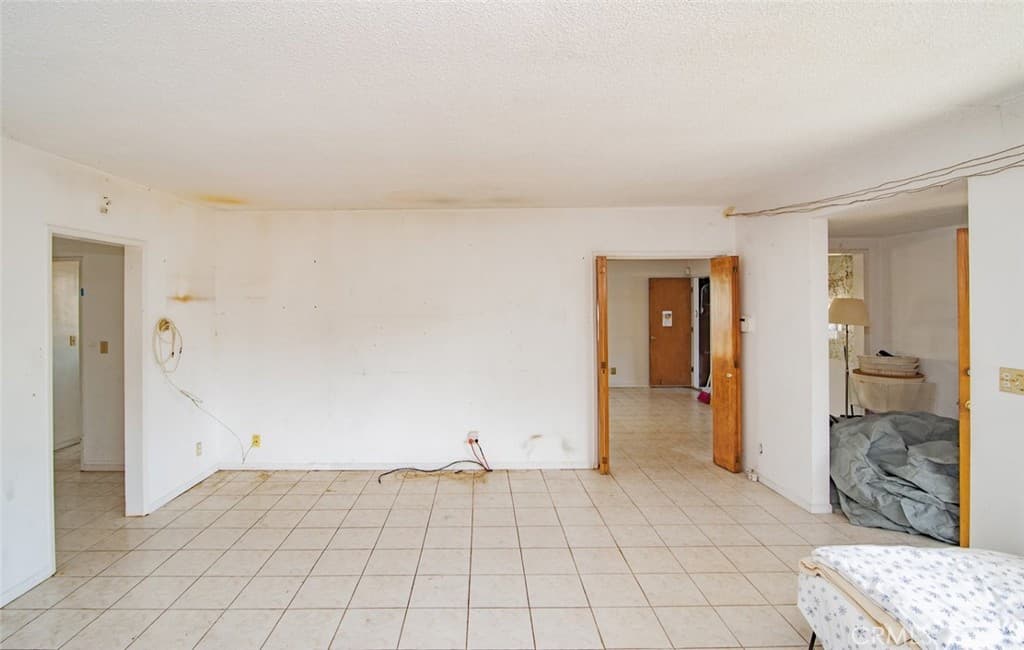 4427 W 166th Street