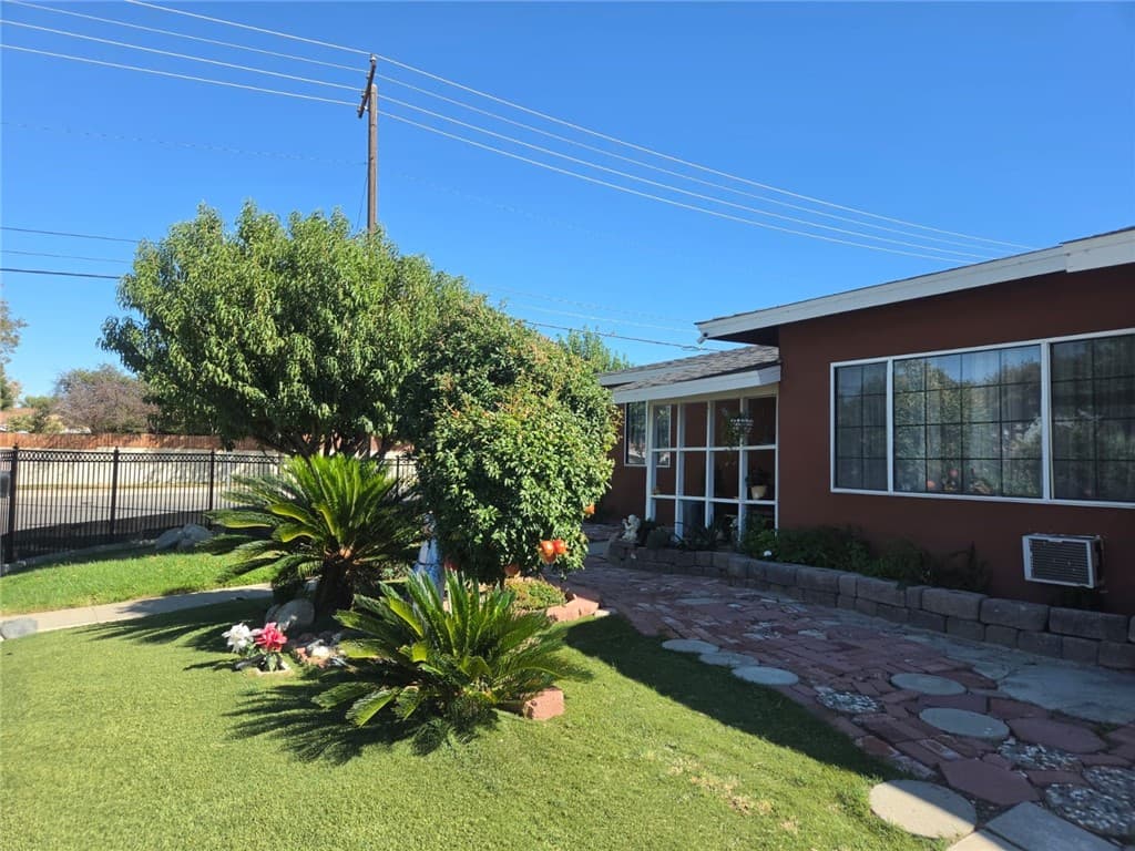 444 E Avenue R9