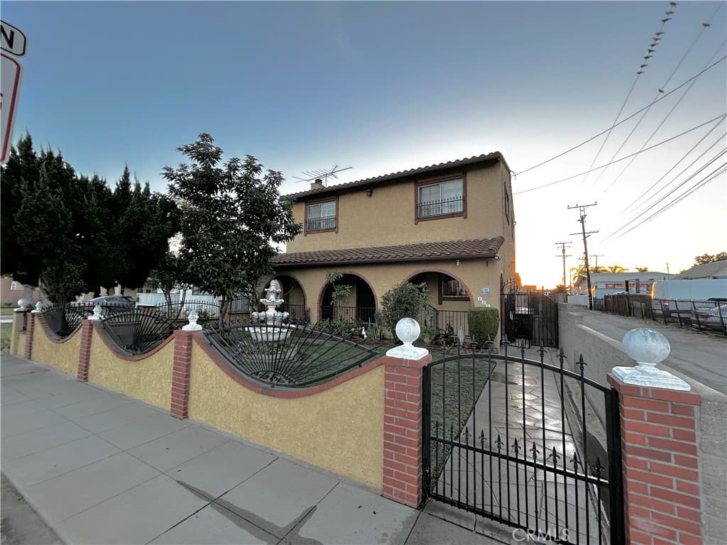111 Everett