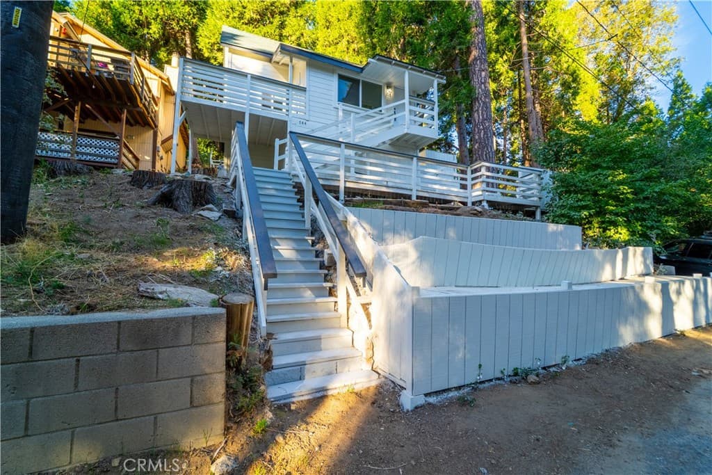 744 Woodland