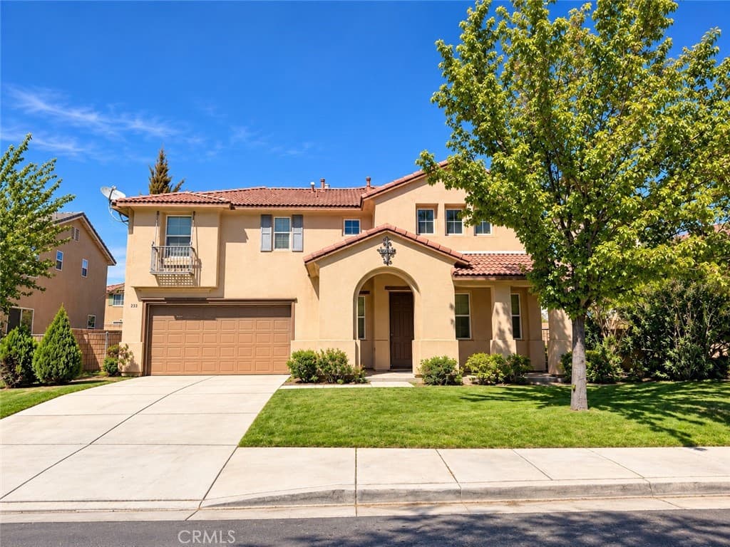 2233 Avenida Del Mar