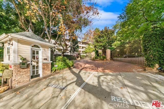 2700 Cahuenga Boulevard E 2217