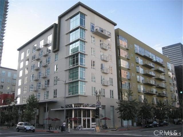 645 W 9th Street 618