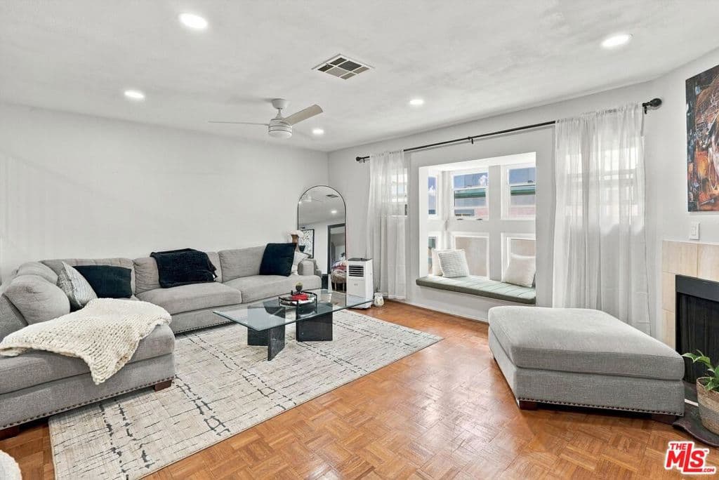 532 Venice Way 4