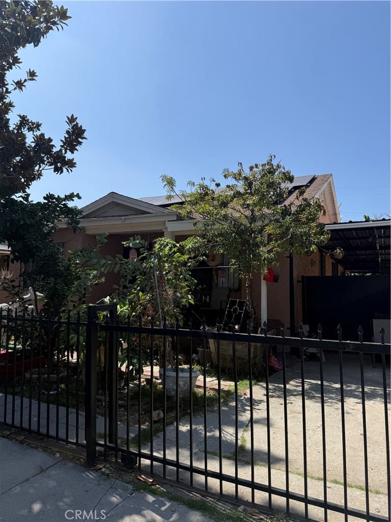 3753 S Wilton
