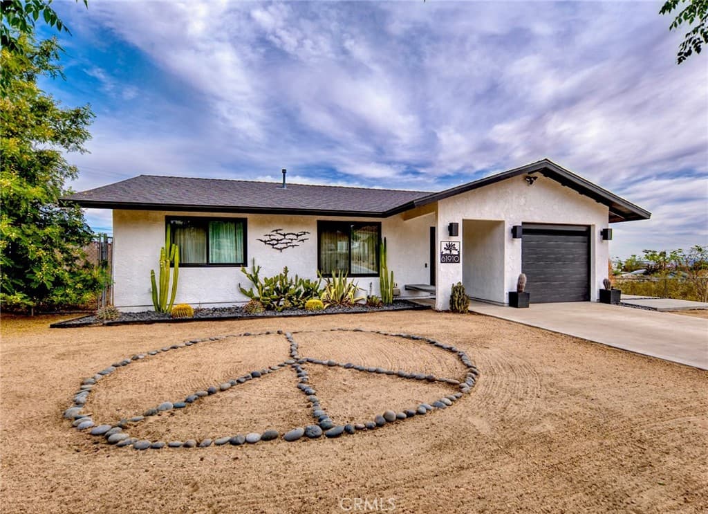61910 Sunburst Circle