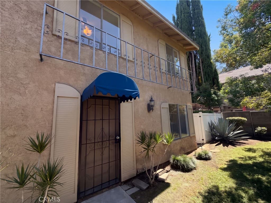 912 S Mountain Apt D