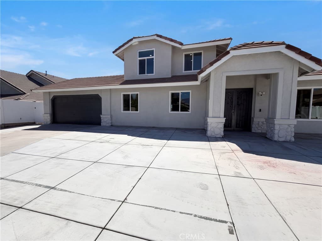 2371 W Via Bello