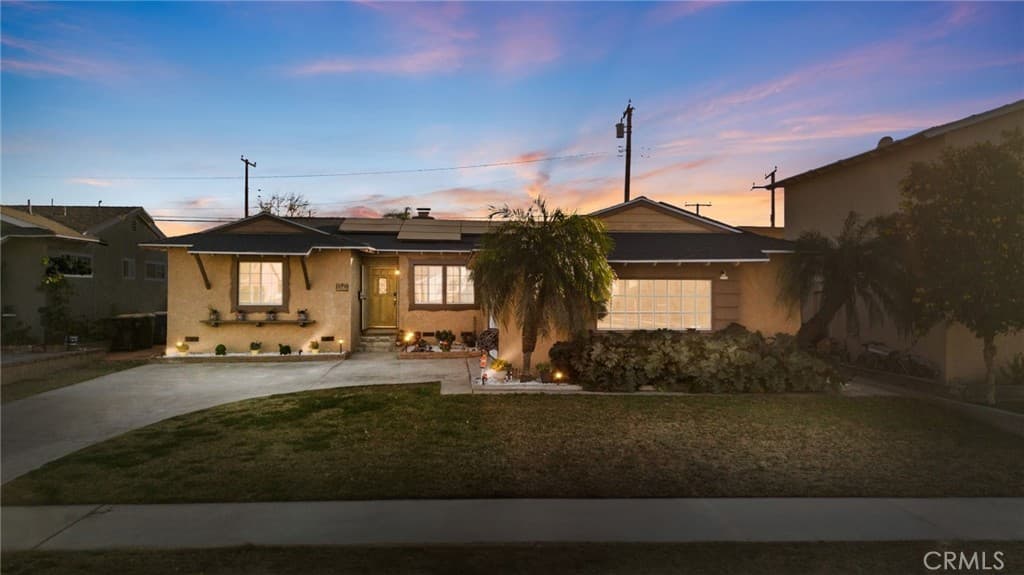 1136 W Edna Place