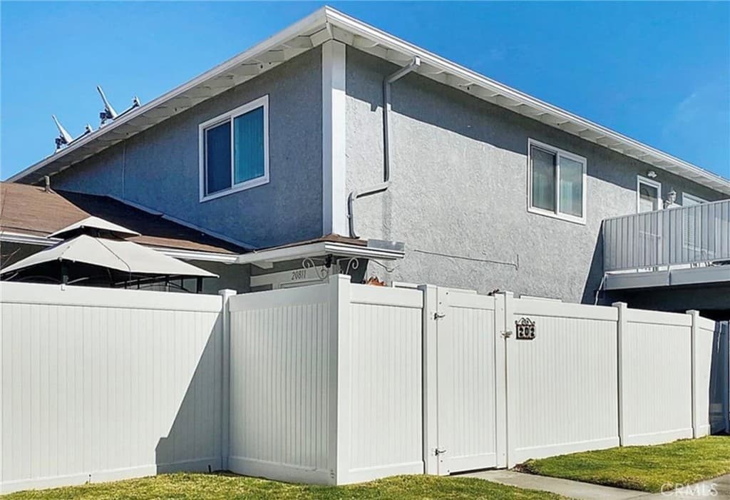 20811 Plum Canyon 202