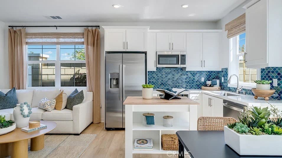 4560 S Forsyth Paseo