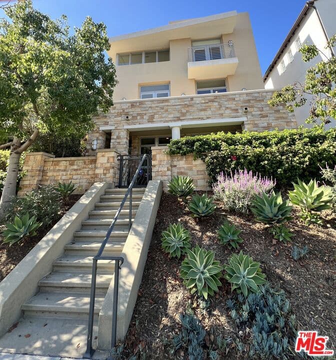 13071 Bluff Creek Drive