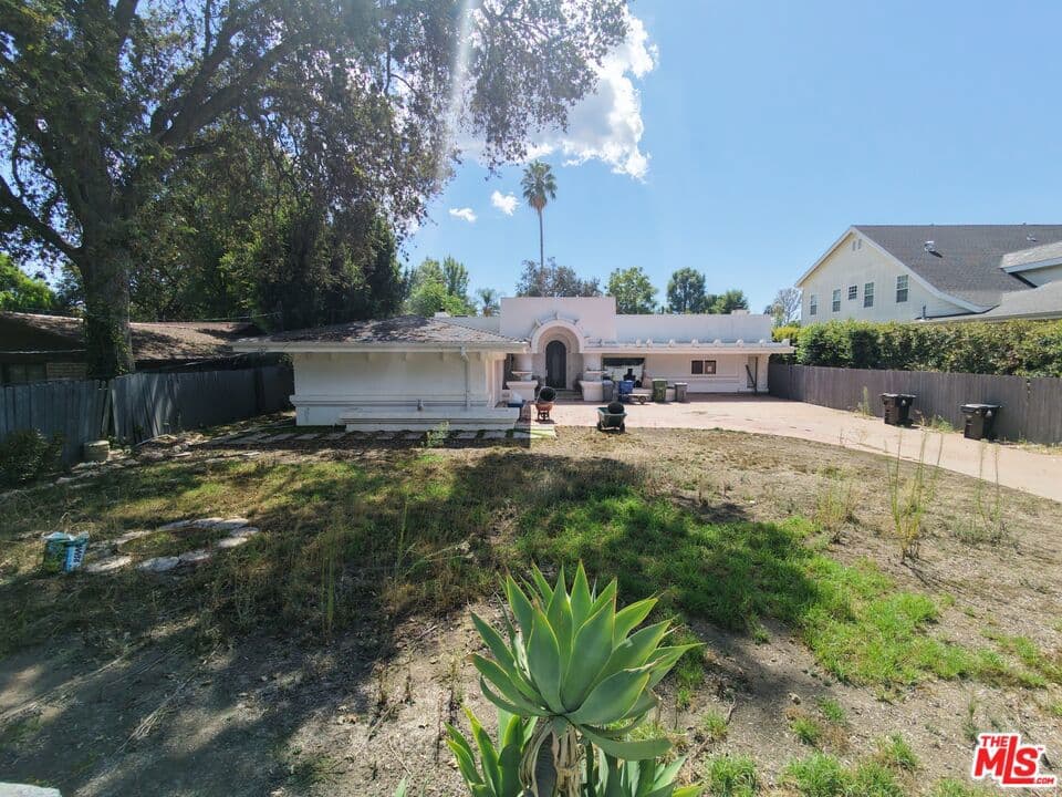 23460 Hatteras Street