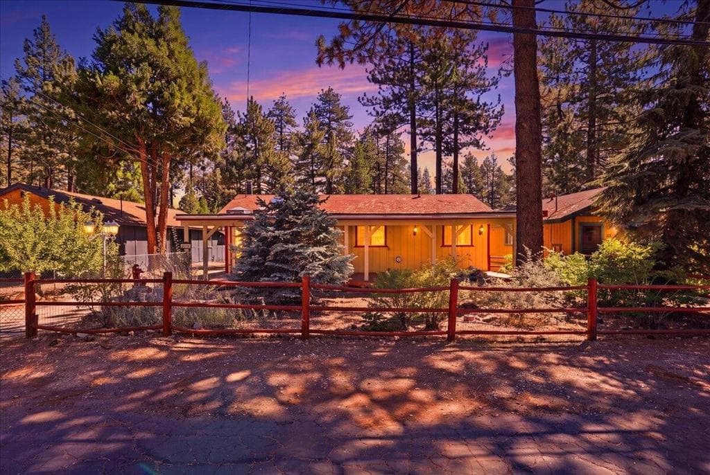 1016 Anita Avenue