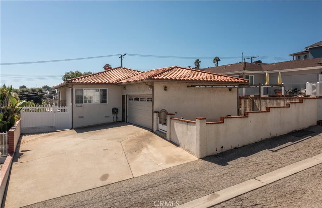 1306 W 25th