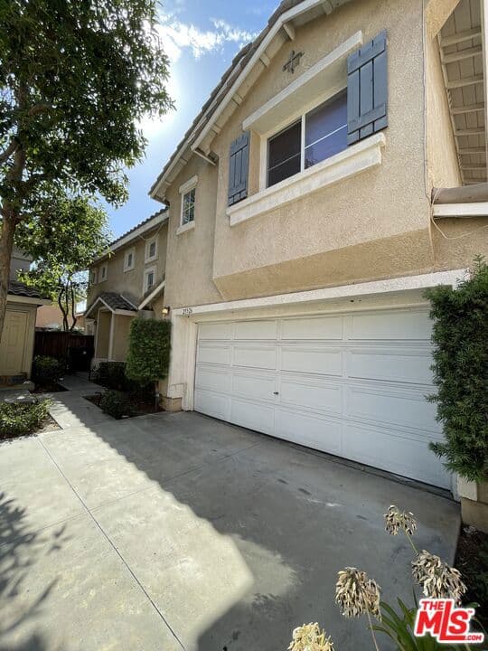 25526 Baycrest Court