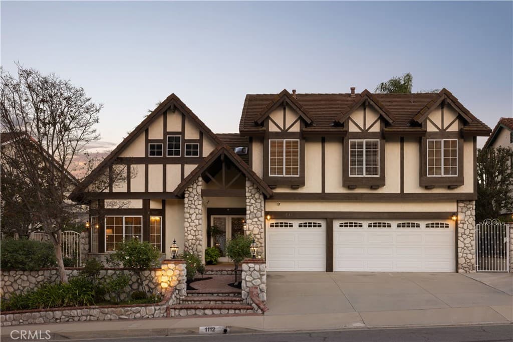 1112 Summitridge