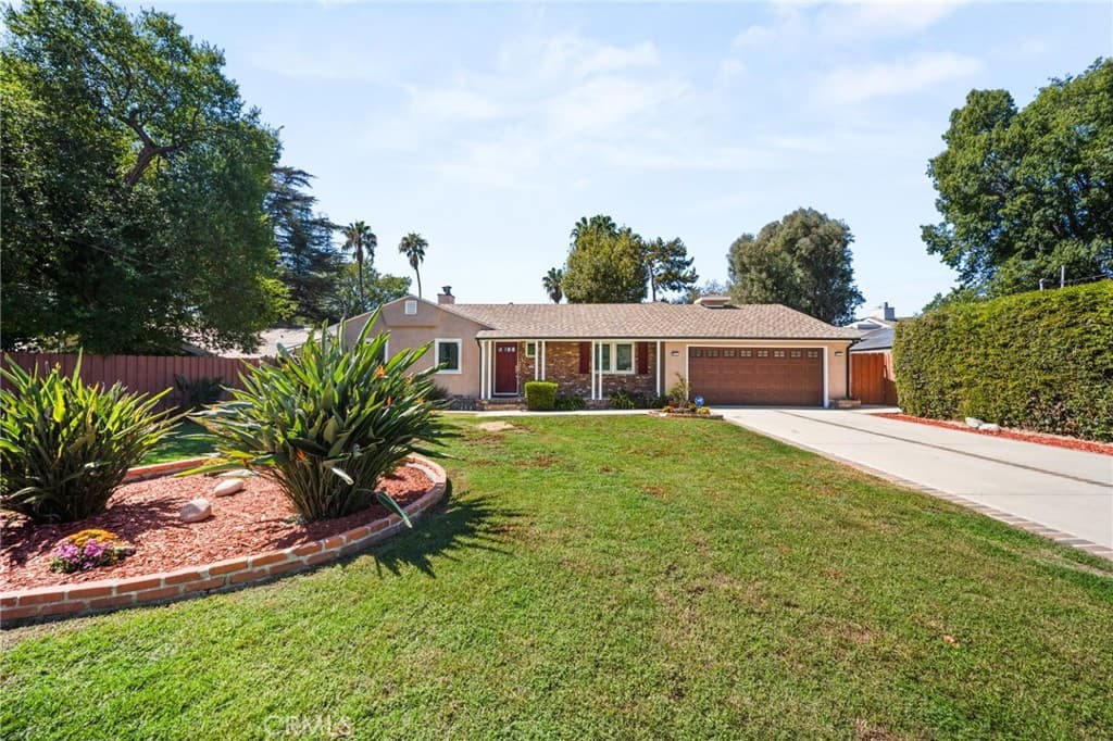 8847 White Oak Avenue