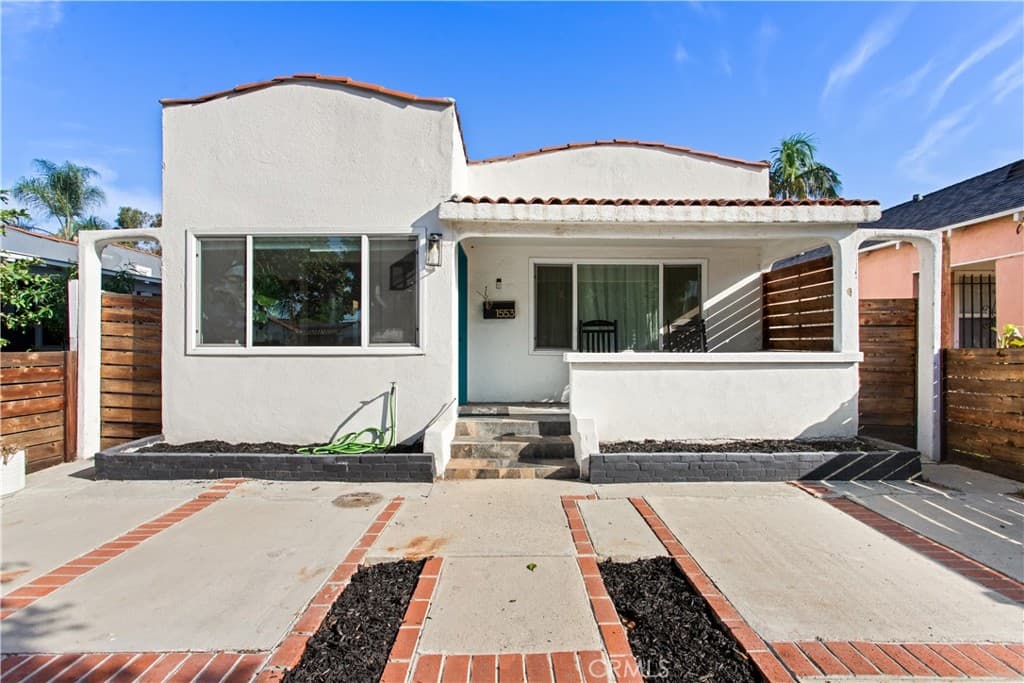 1553 W 60th Place