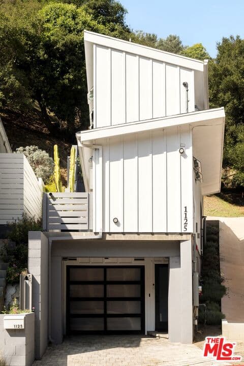 1125 N Beverly Glen Boulevard