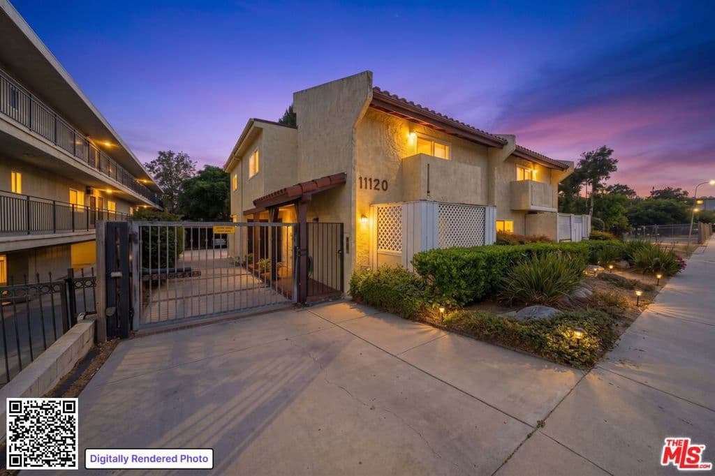 11120 Moorpark Street 2