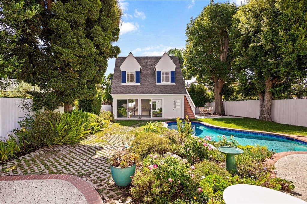 2936 Castle Heights