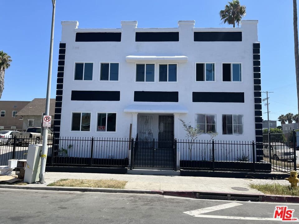 456 W 52nd Street
