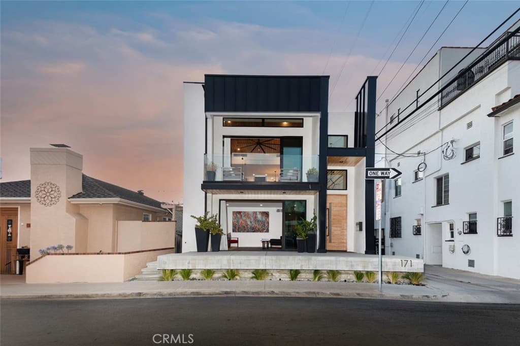 171 Savona Walk