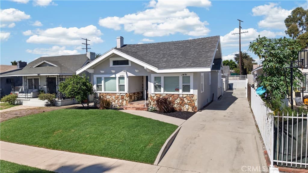 1493 W 47th