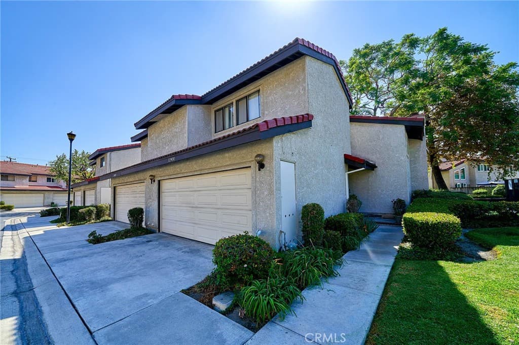 11900 Los Alisos Circle
