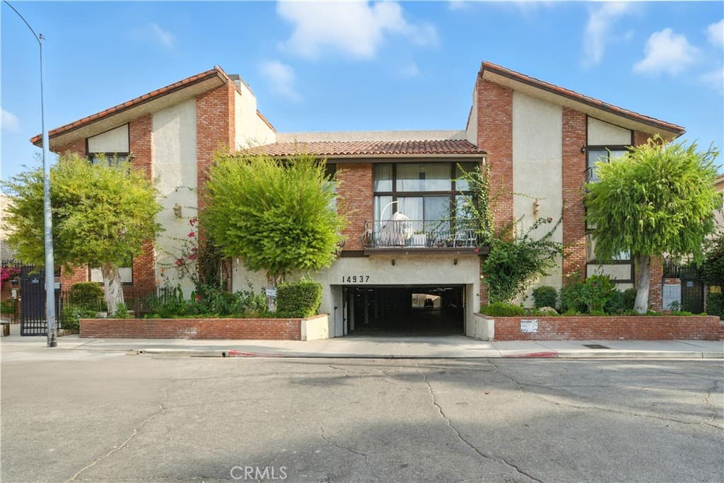14937 Sherman Way 7