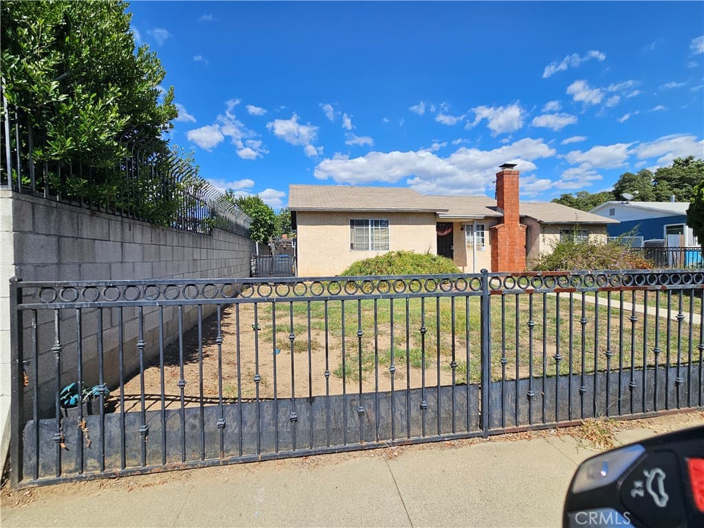 141 E Magnolia