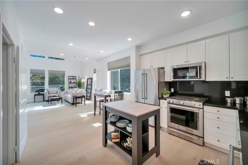 5550 Boardwalk 102