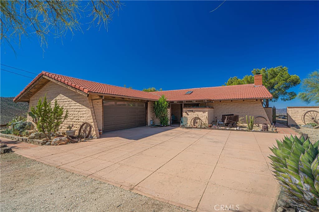 9115 Yucca Hills