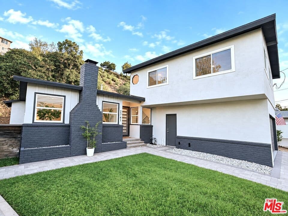 2761 Lompoc Street