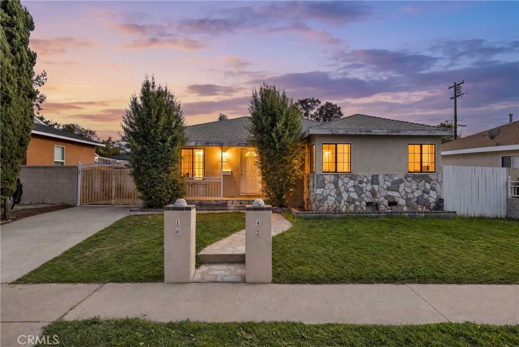 1042 W 132nd