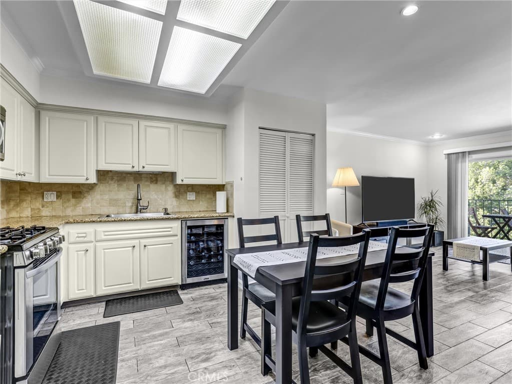 500 Jackson Place 302