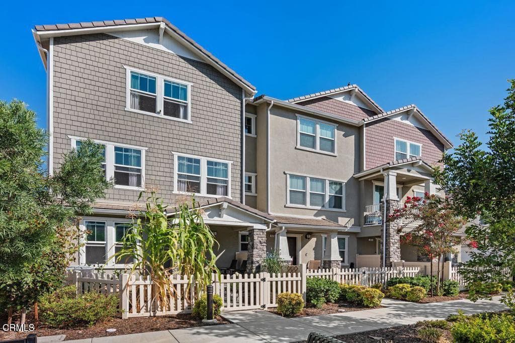 525 Coconut Lane