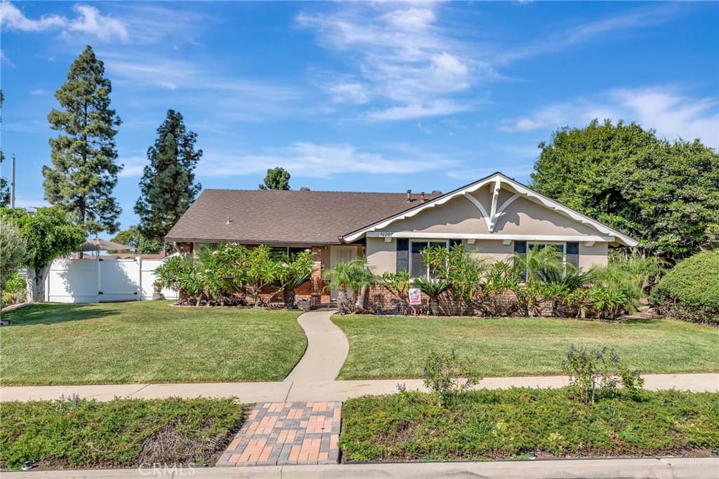 16207 Summershade