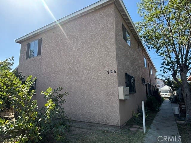 726 E 31st