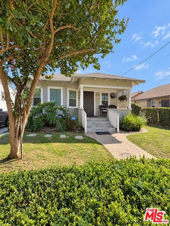 1528 W 36th Street