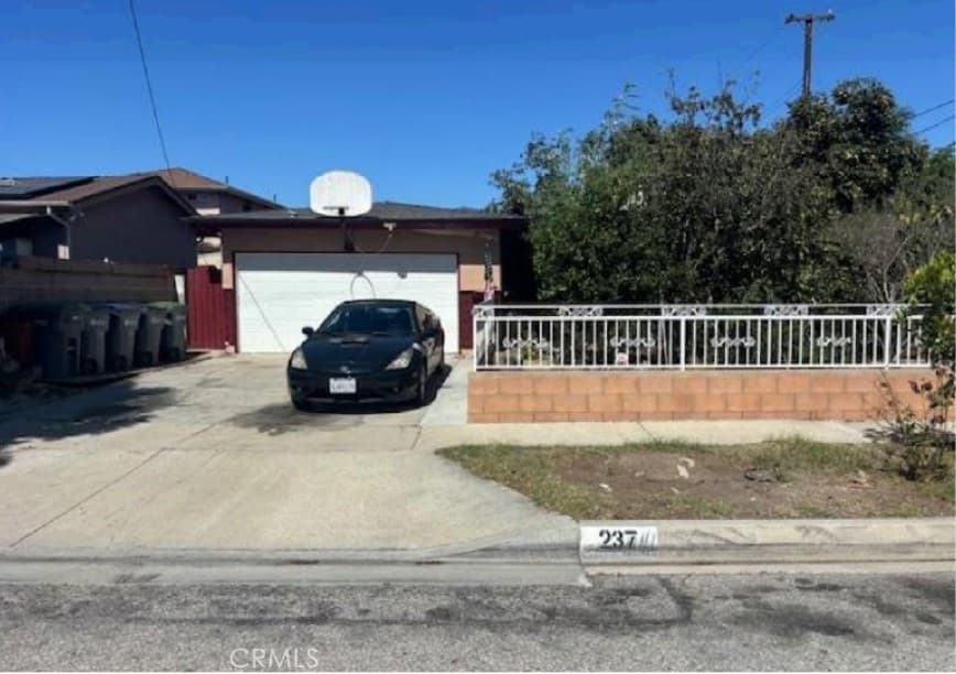 237 W 219th