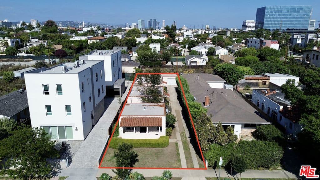 2030 Federal Avenue