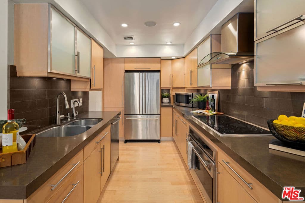 1221 N Kings Road 307