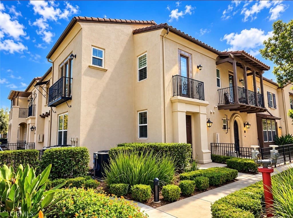 883 Terrace W
