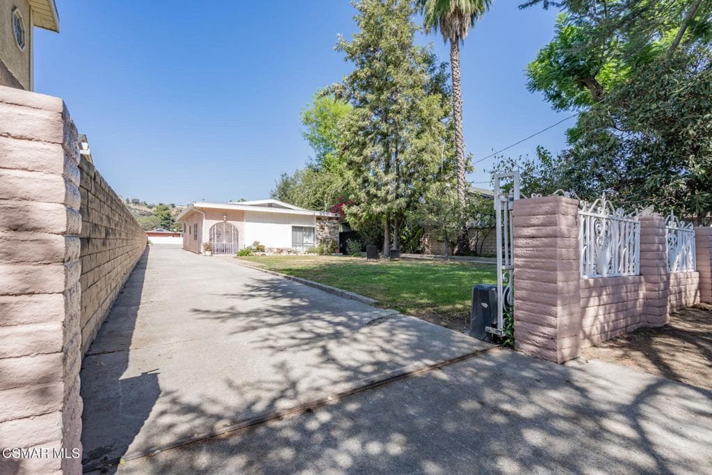 10517 Penrose Street