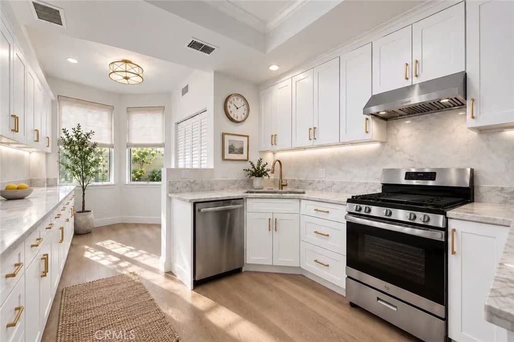 1116 W Huntington Dr D