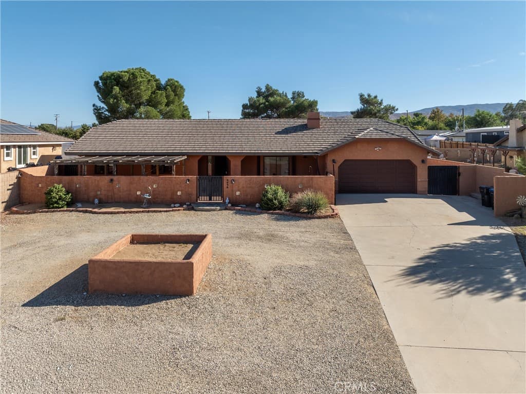 4698 Quartz Hill Road