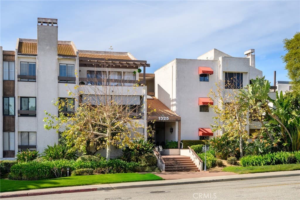 1325 Valley View Road 105