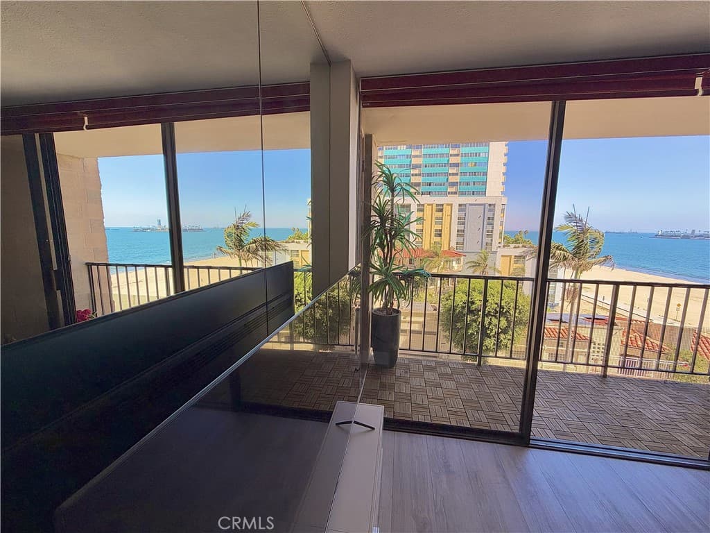 1750 E Ocean 404